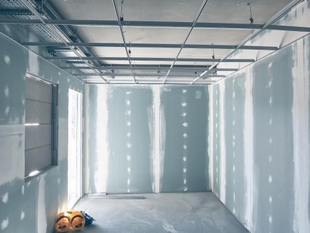 Plafond suspendu, la solution id&eacute;ale pour r&eacute;nover et isoler vos espaces